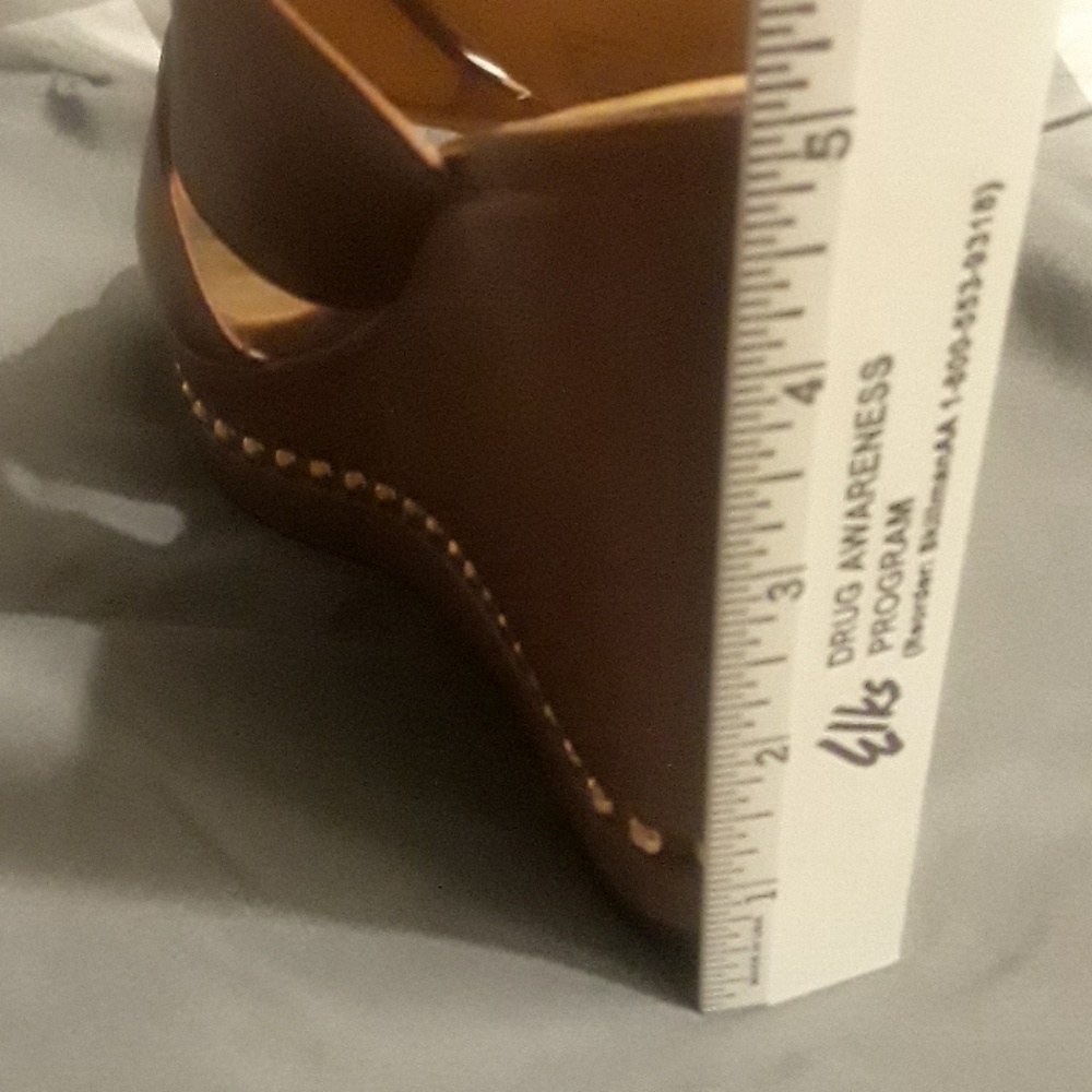 Coach Wedge - Picture 5 of 5